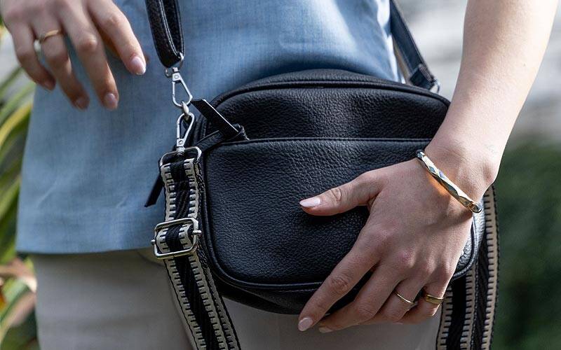 Zwart schoudertas / crossbody tasje Fira